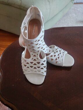 Beartrap VACHEL white zipper heel zipper closure, block heel 1.88".